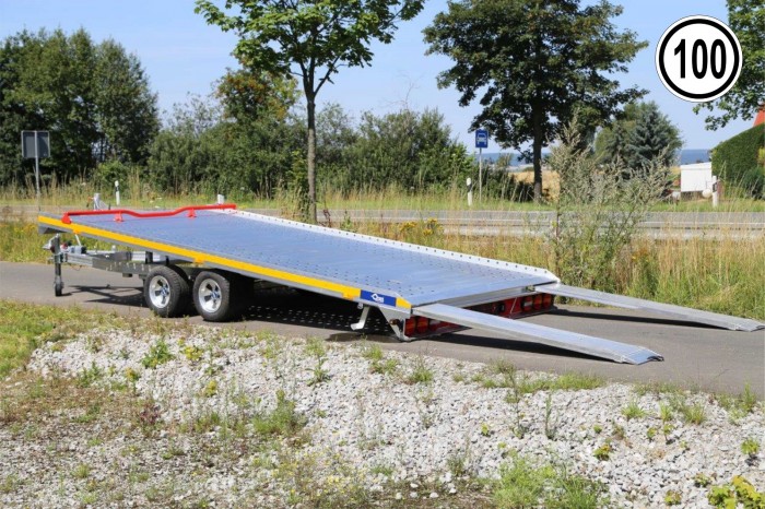 <strong>Silverstone 2700</strong> Fahrzeugtransporter <strong>Silverstone 2700</strong> Fahrzeugtransporter