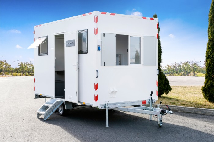 BAUWAGEN STAY COMFORT + SEITENTÜR MITTIG BAUWAGEN STAY COMFORT + SEITENTÜR MITTIG