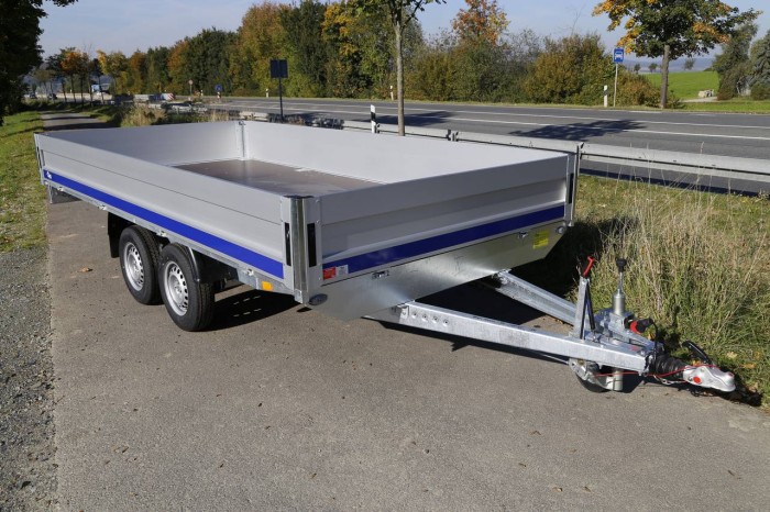 ▷ Blyss Hochlader Anhänger 2700kg zGG 330x180x40cm gebraucht kaufen bei  TruckScout24